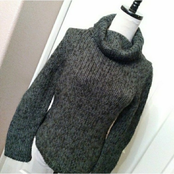 EXPRESS CHUNKY KNIT COWL NECK SMALL S WOMENS SMALL - Picture 3 of 4